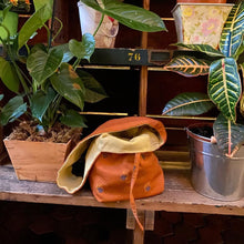 Cargar imagen en el visor de la galería, Bolso reversible hecho a mano en España