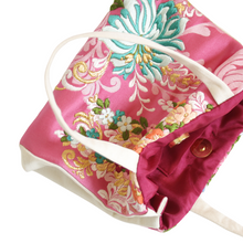 Cargar imagen en el visor de la galería, Bolso de seda hecho a mano en España