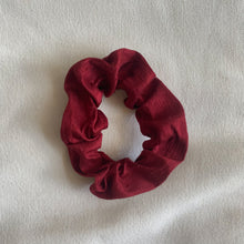 Load image into Gallery viewer, Amor de verano Scrunchie