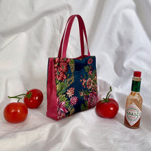 Load image into Gallery viewer, Bolso de fiesta hecho en España con retales de tela de Fallera