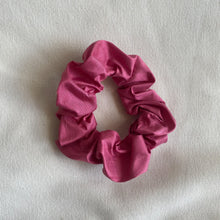 Load image into Gallery viewer, Buganvilla Scrunchie