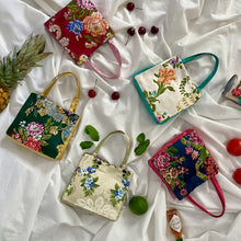 Cargar imagen en el visor de la galería, Bolso de fiesta hecho en España con retales de tela de Fallera