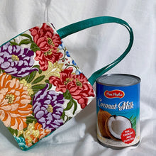 Cargar imagen en el visor de la galería, Bolso de fiesta hecho en España con retales de tela de Fallera