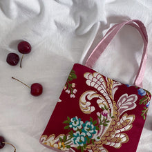 Cargar imagen en el visor de la galería, Bolso de fiesta hecho en España con retales de tela de Fallera