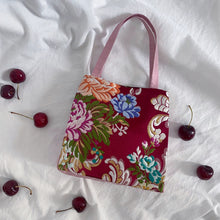 Cargar imagen en el visor de la galería, Bolso de fiesta hecho en España con retales de tela de Fallera