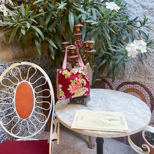 Cargar imagen en el visor de la galería, Bolso de fiesta hecho en España con retales de tela de Fallera