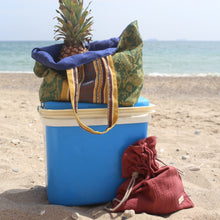 Load image into Gallery viewer, Bolso de playa reversible hecho a mano en España