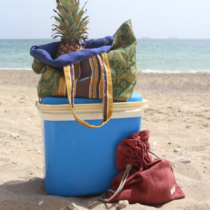 Bolso de playa reversible hecho a mano en España