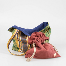 Load image into Gallery viewer, Bolso tote bag reversible hecho a mano en España