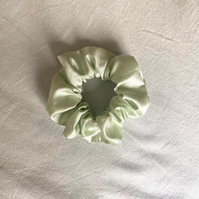 Load image into Gallery viewer, Picnic Scrunchie