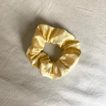 Load image into Gallery viewer, Cerezo Scrunchie