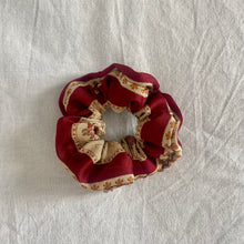 Load image into Gallery viewer, Tinto Scrunchie