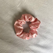 Load image into Gallery viewer, Cerezo Scrunchie
